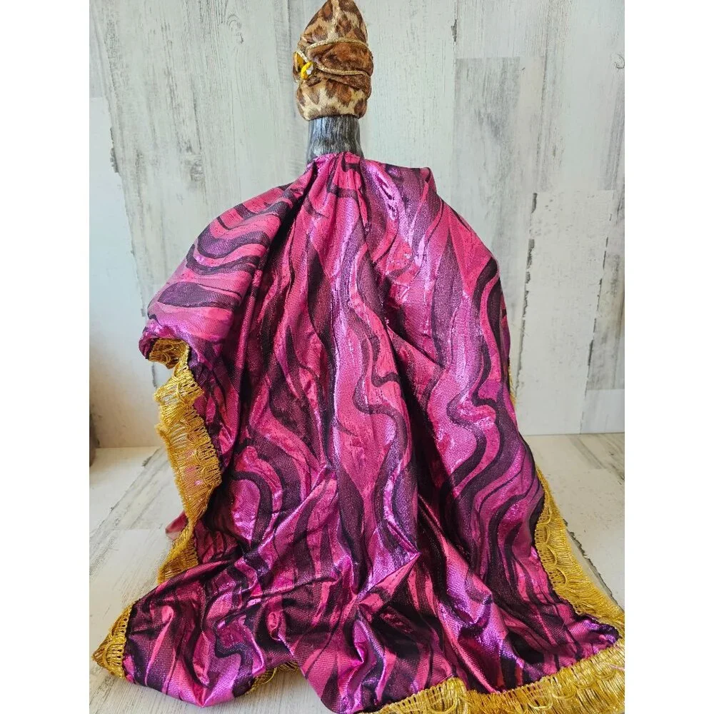Vintage xmas dreams Crafter dreams paper mache Wiseman Nativity myrrh centerpiec